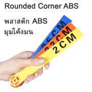 แผ่นวัดพลาสติก ABS มุมโค้งมนในมือ
